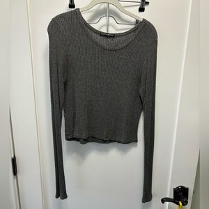 Brandy Melville long sleeve crop top